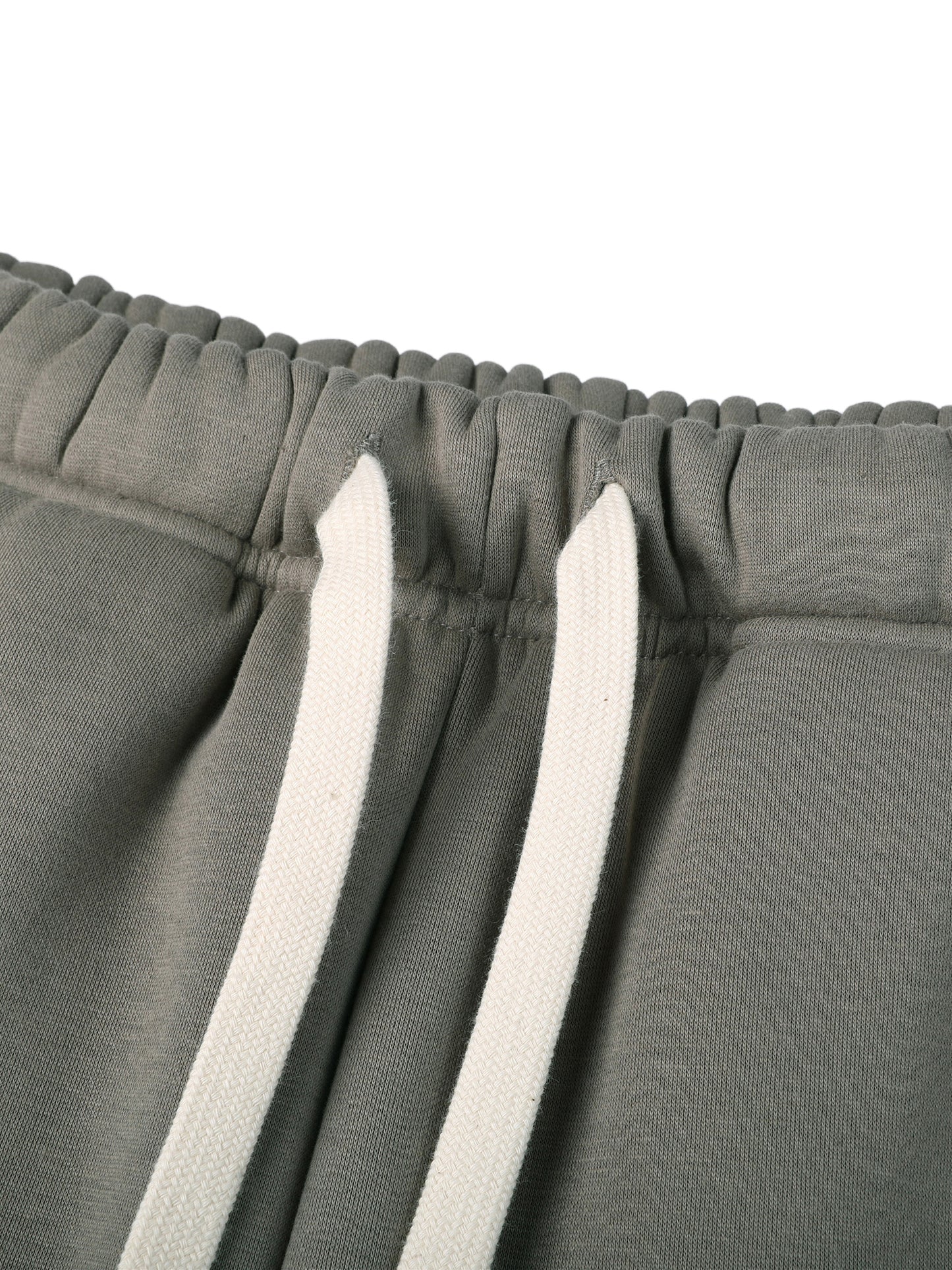mountain bike,sweatpants